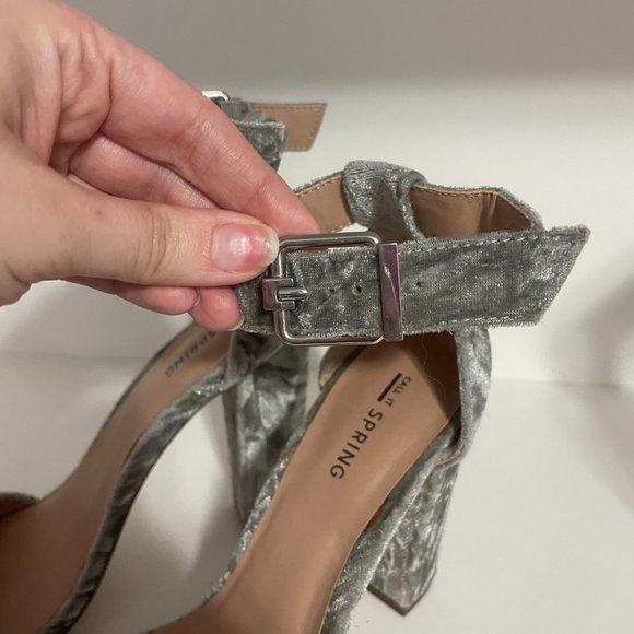 SPRING Grey Velvet Strappy Heeled Sandals w Ankle Strap - Size 9 - Picture 2 of 8